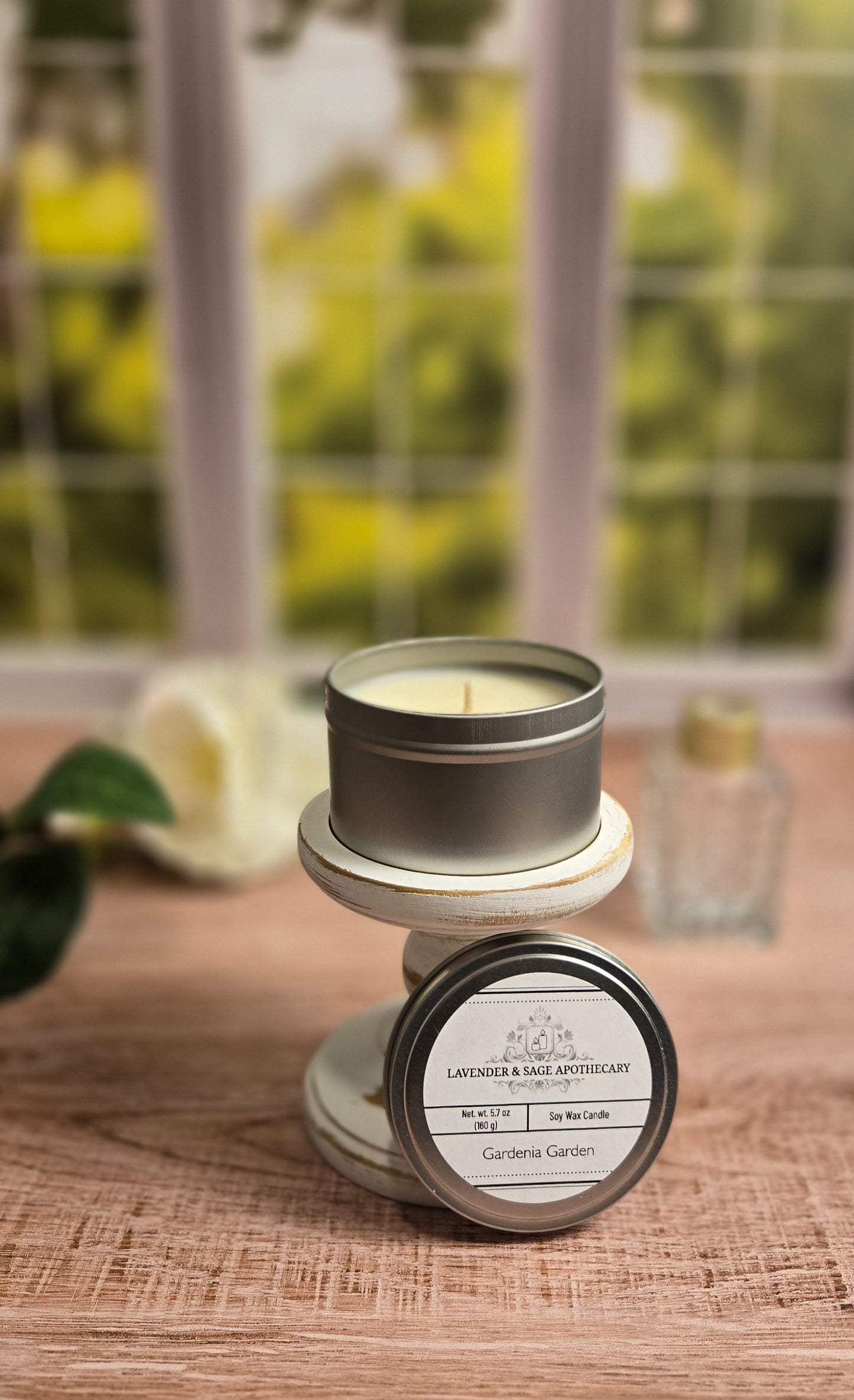 5.7 oz candle - Gardenia Garden