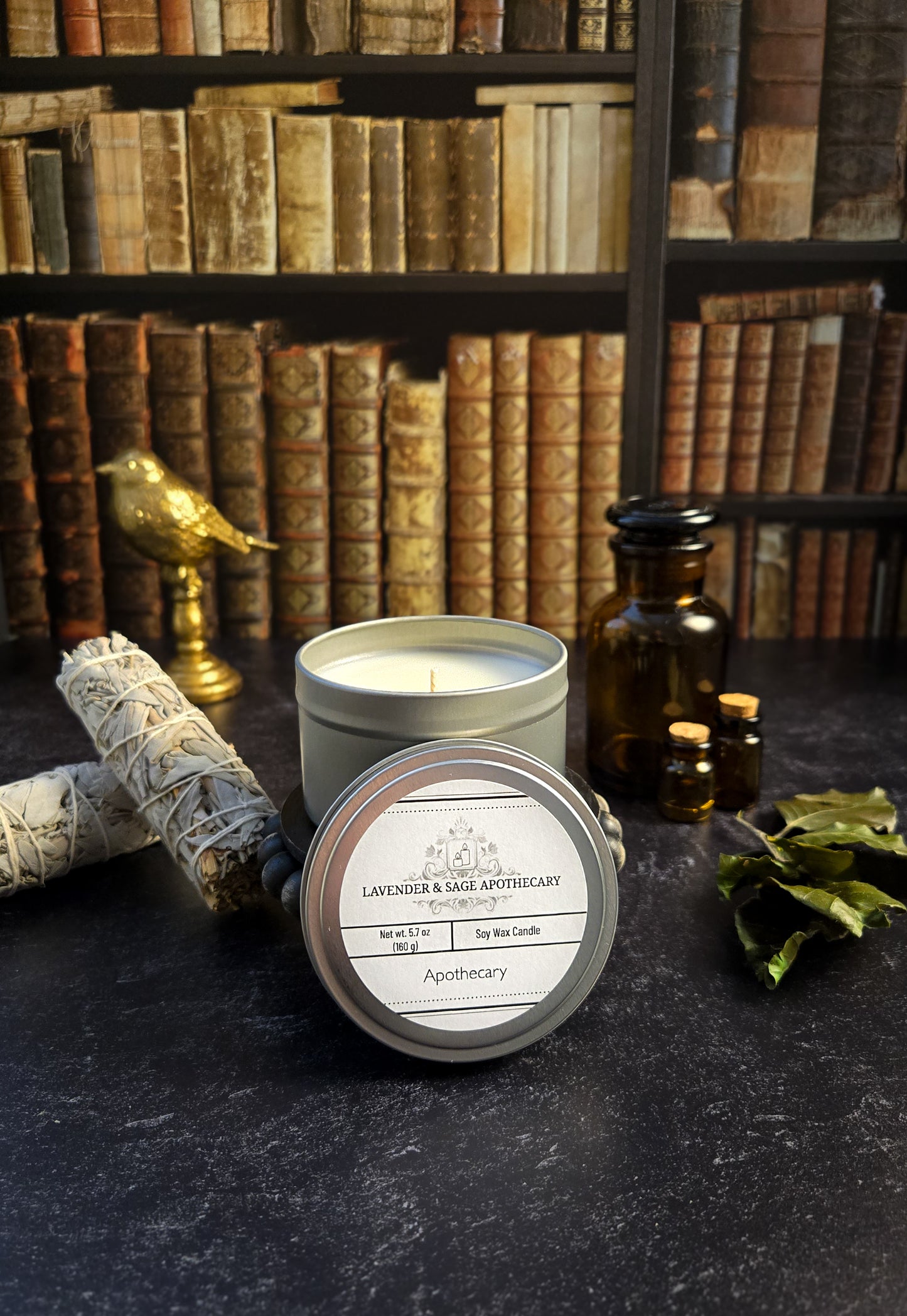 5.7 oz candle - Apothecary