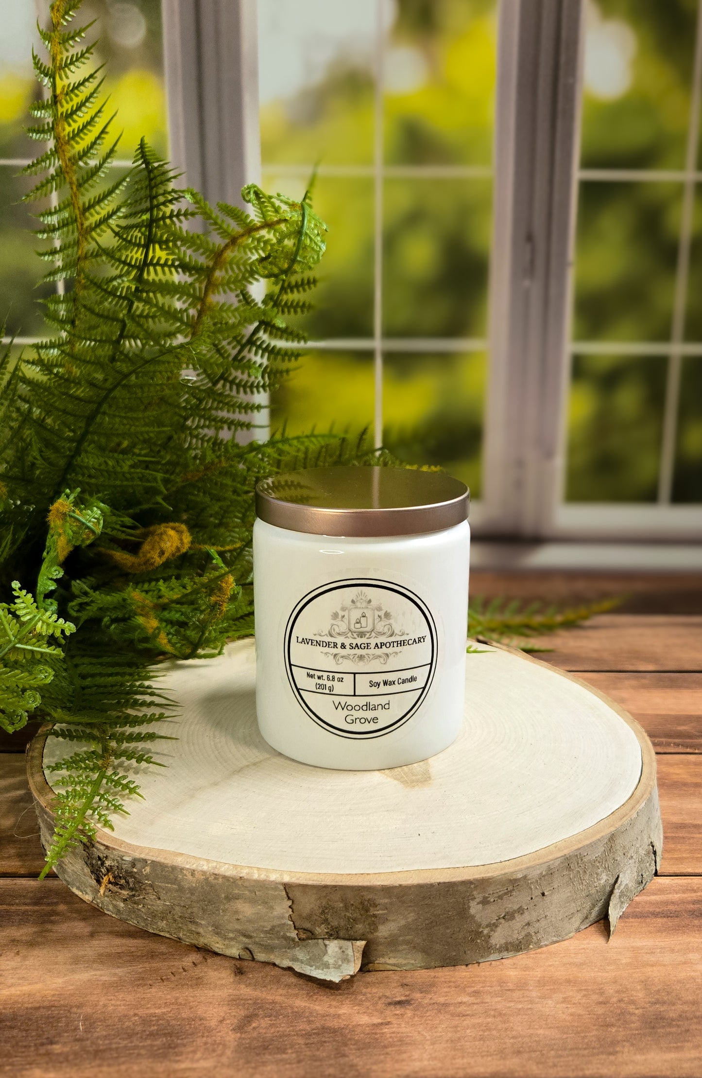 6.8 oz candle - Woodland Grove